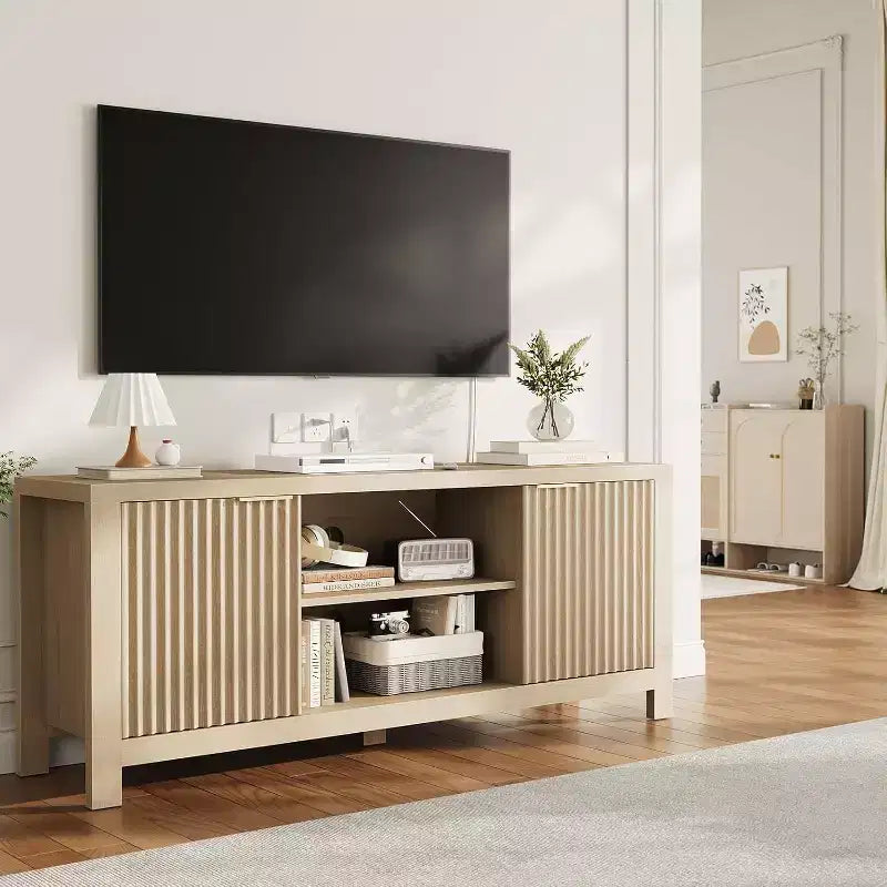 Mobile TV moderno di metà secolo con design a coste e contenitore