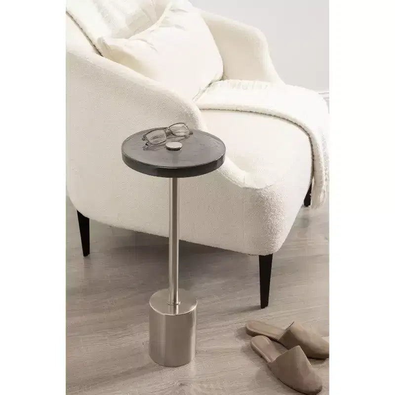 Tavolino rotondo in vetro con base in metallo