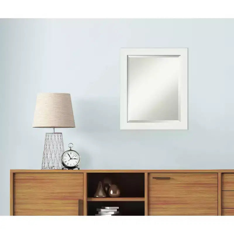 Specchio da parete per bagno con cornice bianca